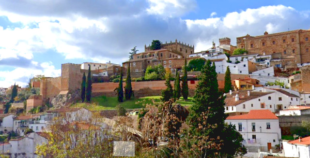 Muralla de Cáceres desde el Mirador de San Marquino
