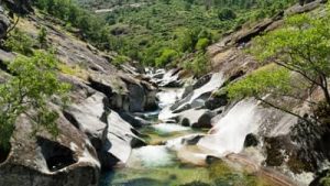 Cuál es la mejor piscina natural de Cáceres provincia
