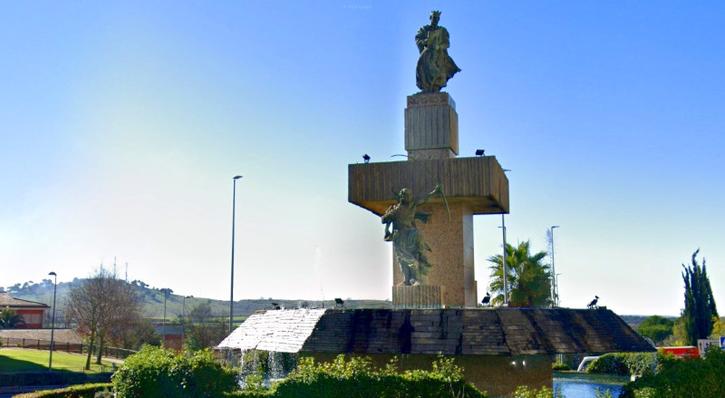 Estatua a Alfonso IX Cáceres