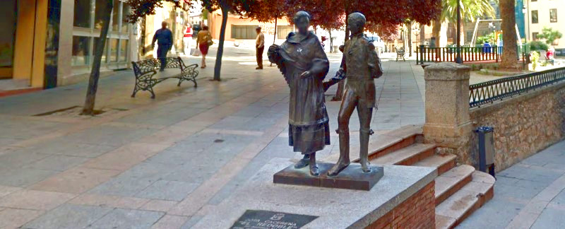 Estatua de El Redoble de Cáceres