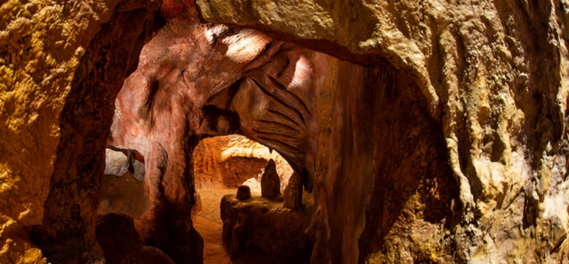 Visita con niños el Centro de Interpretación de la Cueva de Maltravieso