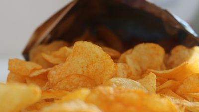 Descubre las Deliciosas Patatas Fritas El Gallo de Cáceres