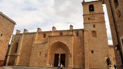 Por qué Cáceres no tiene concatedral