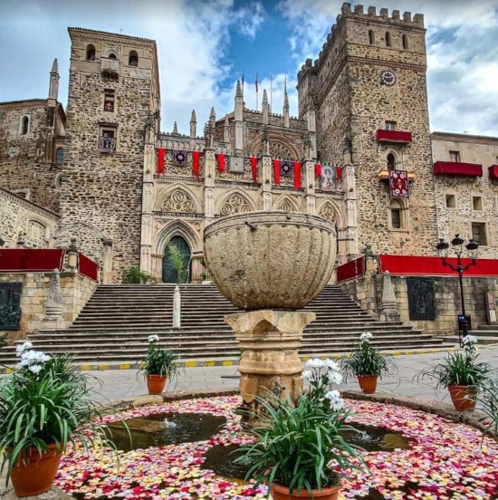 Los Pueblos Más Bonitos cerca de Cáceres - Guadalupe