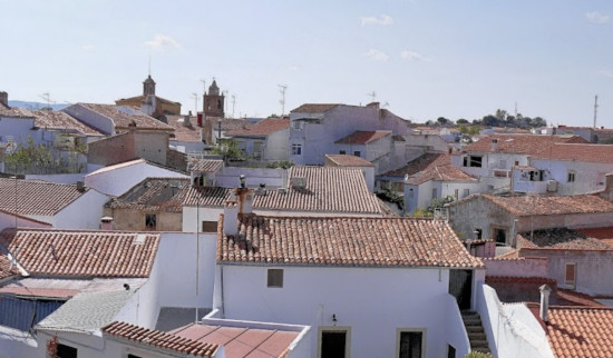 Los Pueblos Más Bonitos cerca de Cáceres - Valencia de Alcántara