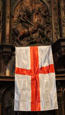Izado de la Bandera de San Jorge - La Hermandad de San Jorge