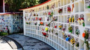 nichos en el cementerio de Cáceres