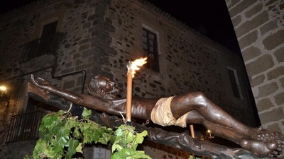 Santo Crucifijo de Santa María de Jesús (Cristo Nrgro) - ¿Por qué la Semana Santa de Cáceres es de Interés Turístico Internacional?