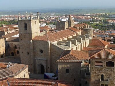 Plaza de Santa María desde el cielo - ¿Dónde se celebra la Semana Santa de Cáceres?