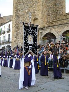Tribuna de la Plaza Mayor de Cáceres en la Semana Santa 2006 - La Semana Santa de Cáceres, ¿tiene Carrera Oficial?
