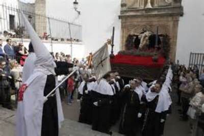 Santísimo Cristo del Calvario (Estudiantes) - Los mejores recorridos de la Semana Santa de Cáceres