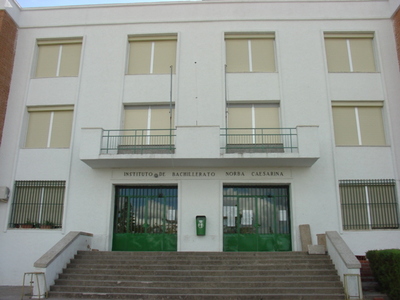 Instituto de Enseñanza Secundaria Norba Caesarina - Descubre los mejores institutos de enseñanza secundaria de Cáceres.