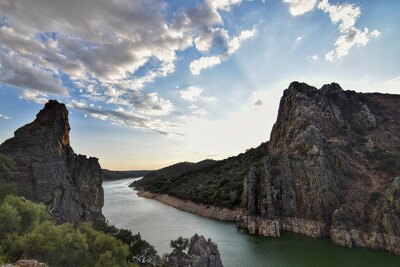 El Salto del Gitano en el Parque Nacional de Monfragüe - Conoce Villarreal de San Carlos