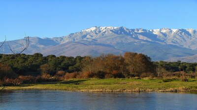 Sierra de Gredos al paso del Río Tiétar - Descubre la Sierra de Gredos desde Cáceres