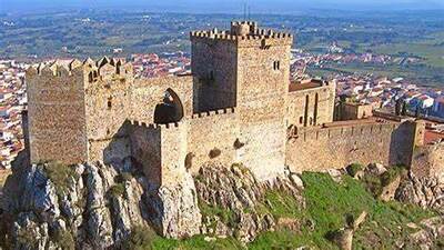Castillo de Alburquerque - ¿Por qué Extremadura se llama así?