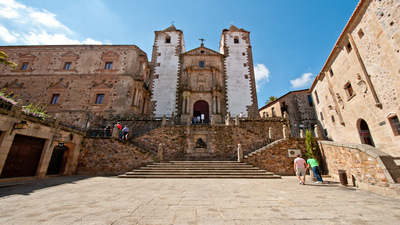 Iglesia de San Francisco Javier - Por qué la iglesia de San Francisco Javier se la conoce por iglesia de la Preciosa Sangre