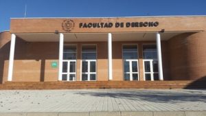 Facultad de Derecho de la Universidad de Extremadura - ¿Cuáles son los plazos de preinscripción y matrícula de la Universidad de Extremadura?
