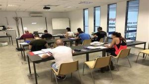 Academia oposiciones - Necesito orientación laboral en Cáceres. ¿A quién puedo acudir?