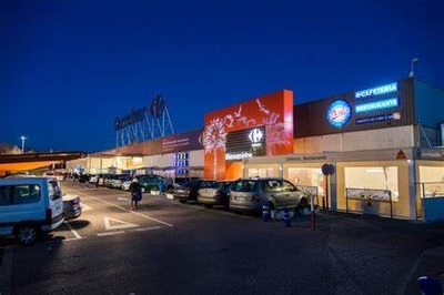 Centro Comercial Carrefour - ¿Hay Media Markt en Cáceres?