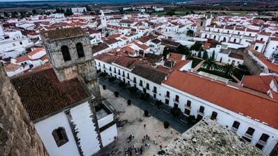 Vista aérea de la Iglesia de Santa María del Castillo en Olivenza (Badajoz)