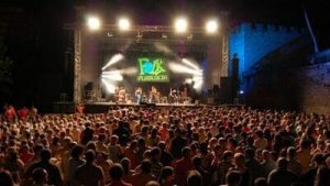 Fotografía de uno de los conciertos del Festival Internacional de Folk de Plasencia en Torre Lucía