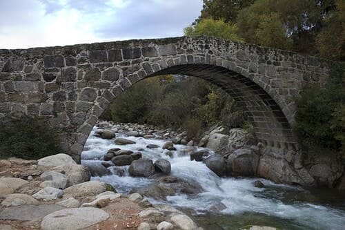 Fotografía del Puente Parral, en Jarandilla de la Vera, sobre la Garganta Jaranda