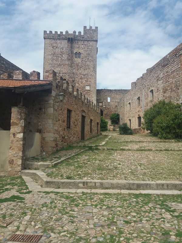 Visitar el Castillo de Alburquerque de Extremadura