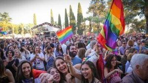 Parque de la Alcazaba lleno en uno de los conciertos de Los Palomos de Badajoz