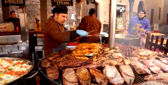 Dónde comer Carne al Carbón en el Mercado Medieval de Cáceres
