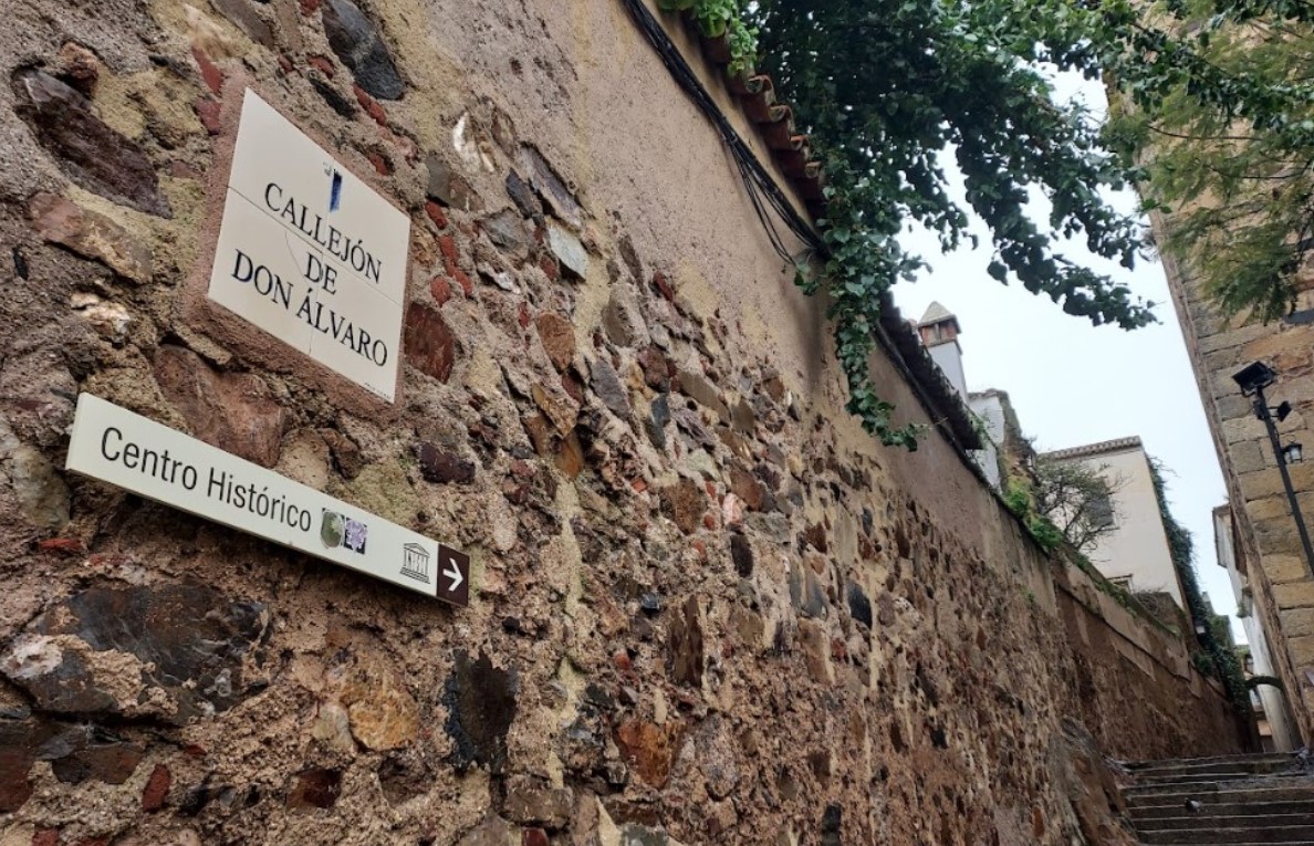 Callejón de Don Álvaro de Cáceres